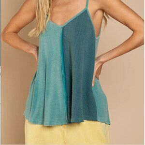 Double V-Neck 2 Ton Tank by POL